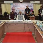 राज्यपाल रमेन डेका ने ब्लॉक स्तरीय प्रशासनिक अधिकारियों की समीक्षा बैठक में दिए महत्वपूर्ण दिशा-निर्देश