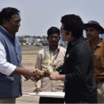भारत रत्न सचिन तेंदुलकर का बस्तर एयरपोर्ट पर हुआ आत्मीय स्वागत