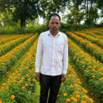 फूलों की खुशबू से महकी ईश्वरचरण पैकरा की किस्मत, बने सफल फूल किसान