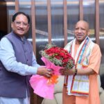 बस्तर में योगी आदित्यनाथ का भव्य स्वागत, मुख्यमंत्री विष्णु देव साय संग अहम मुद्दों पर हुई बड़ी चर्चा