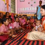 बच्चों के बीच बैठकर पढ़ी ABCD, महिलाओं के काम को सराहा और पुनर्वास केंद्र पहुंचीं मंत्री लक्ष्मी राजवाड़े