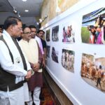 तस्वीरों ने ताजा कीं मुख्यमंत्री  विष्णुदेव साय की पुरानी यादें: मुख्यमंत्री विष्णुदेव साय ‘दृश्य संवाद 2026’ के समापन समारोह में हुए शामिल